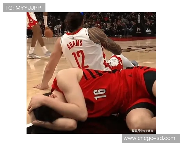 勇士比赛突发赛场小插曲裁判临场反应处理方式引热议